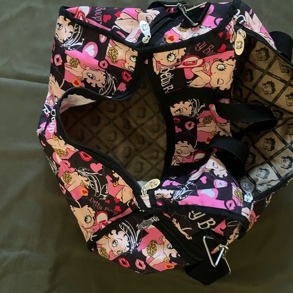 Betty Boop Black and Pink Travel Bag  a littli dirty inside - Picture 8 of 12
